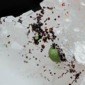 Timroseite & Goethite from Bird Nest drift, Otto Mtn., Baker, San Bernardino Co., CA
FOV: 1.14 mm
