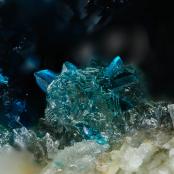 Veszelyite & Hemimorphite from Laochang ore field, Gejiu Sn-polymetallic ore field, Yunnan Province, China
FOV: 1.85 mm
